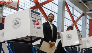 Nový starosta New Yorku Mamdani vyhral napriek Trumpovým slovným útokom