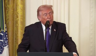 Spojené štáty dočasne povoľujú predaj ruskej ropy, ktorá je v súčasnosti v preprave