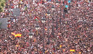 Veľká FOTOGALÉRIA španielskych majstrov sveta po návrate domov