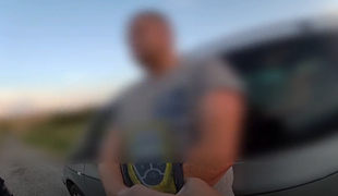 Vodič s dieťaťom v aute nafúkal viac ako dve promile. Skončil v rukách polície