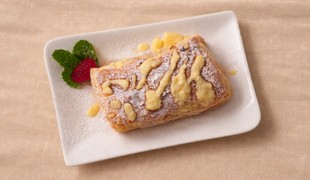 Vanilkovo-jahodové lístkové koláčiky s mascarpone a čokoládou