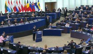 Európsky parlament chce posilniť obranu. Nie všetci europoslanci s tým ale súhlasia