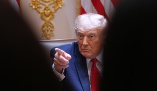 USA zaútočili na Irán pre zostrelený vrtuľník, ten ohlásil protiútoky