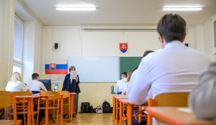 Zvládli by ste maturitu 2026? NÚCEM zverejnil testy zo slovenského jazyka a literatúry