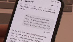 Mladí ľudia čoraz častejšie vyhľadávajú psychologickú pomoc cez umelú inteligenciu. Odborníci varujú pred rizikami