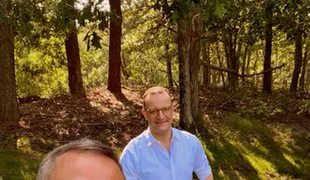 Dieťa od náhradnej matky v rozpore so zákonom. Kresťanskodemokratický líder konzervatívcov odstupuje z funkcie