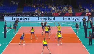 Vo finále ME volejbalistiek Taliansko a Turecko, o bronz Poľsko so Srbskom od 14:50 na JOJ ŠPORT