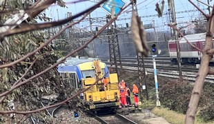 Na bratislavskej hlavnej stanici sa vykoľajil vlak