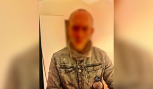 Polícia zadržala muža, ktorý po krádeži notebooku onanoval nad spiacou ženou