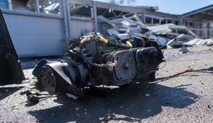 1477. deň na Ukrajine: Útok na Charkov si vyžiadal dve obete, pod paľbou je aj ropná infraštruktúra