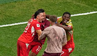 Poslednými štvrťfinalistami MS sú Švajčiari