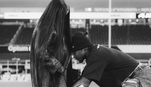 Štvrté bábätko je na svete! Speváčka to oznámila cez skrytý odkaz