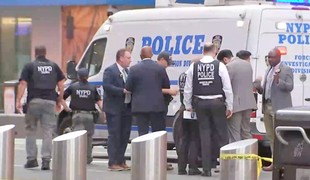 Útok nožom na Times Square: Žena bodla dvoch ľudí, jednu obeť zabila