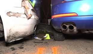 Na križovatke sa zrazili dve autá. Jeden z vodičov nemal doklady