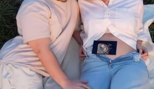 Slovenskí influenceri oznámili tehotenstvo videom, ktoré valcuje internet!