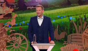 VIDEO: Vášnivý včelár Nikodým v ohrození: Štipanec priamo do oka!