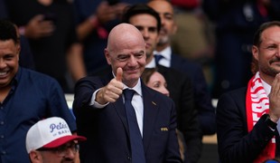 Nóri ženú FIFA pred etickú komisiu kvôli amnestii pre Baloguna