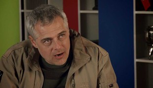 Pod povrchom (47)
