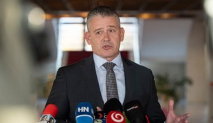 Obžalovaní za prelezenie plota Mikulca dostali tresty: Pokuta 200 eur, inak im hrozí väzenie