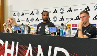 Nemeckých futbalistov strašia v kempe jedovaté hady