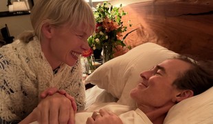 Zverejnili foto, ako ho držia za ruku až do konca. Slávny herec naposledy vydýchol v hospici