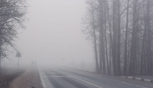 Dnes musíme počítať s HMLOU, pozor na zníženú dohľadnosť