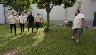 Šéfkuchár DUŠAN si pri príchode súperov neodpustí poznámku: ČÍM ostatných profíkov ZASKOČÍ?!