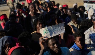 Kríza v Ceute ako katalyzátor zmeny: Lídri Európy vyzývajú na rýchle zriadenie návratových centier v Afrike