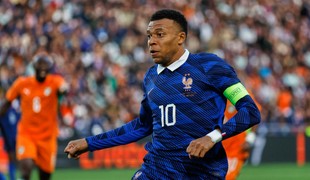 Mbappe si skúsil v americkej televízii zahrať na flaute