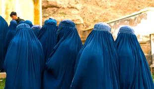 Taliban im všetko vzal a zmenil ich život na nočnú moru: Toto zažívajú ženy v Afganistane!