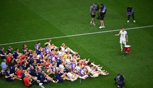 Plavba Nórska pokračuje, Mexiko stále bez inkasovaného gólu