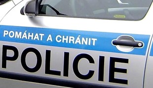 Ženu počas prestrelky na úrade zrejme zasiahla policajná guľka. Motív útočníka zostáva nejasný