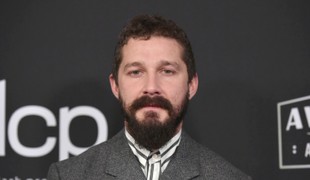 Tri dni v alkohole a vyčíňanie po baroch. Hollywoodsky herec skončil v putách