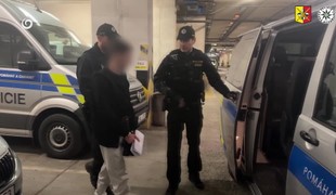 Desiatky útokov, rovnaký rukopis. Polícia odhalila skupinu bankomatových zlodejov