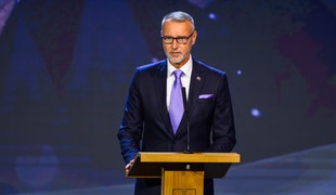 Raši odovzdal prestížne štátne ocenenie. Medzi laureátmi je historik, vedec aj arcibiskup