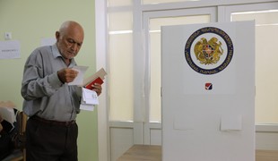 Arménsko po voľbách: Obyvatelia si vybrali Západ, Rusko však zostáva partnerom