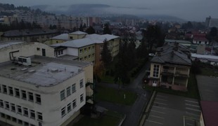 Nemocnica dočasne presunula časť pacientov kvôli výpadku elektriny