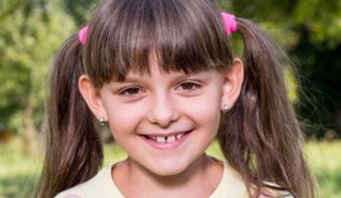 Pamätáte si malú Anežku zo seriálu Prázdniny? Dnes je z nej poriadna KOČKA!