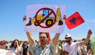 Protesty v Albánsku rastú. Ustúpi premiér od miliardovej investície?