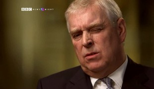 Už je doma! Po 12 hodinách Andrewa polícia pustila, no vyšetrovanie pokračuje!