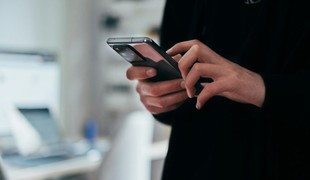 Minuloročný kráľ za polovicu? Prečo je teraz najlepší čas na kúpu špičkového smartfónu