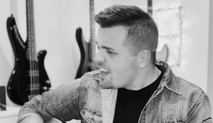 Pri autonehode na diaľnici zomrel len 33-ročný slovenský spevák! Predskakoval aj Elánu!