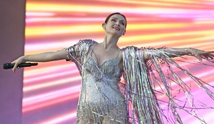 TikTok kráľovná Sophie Elis-Bextor ohuruje svojimi outfitmi: Čo predvedie na LOVESTREAME?