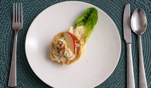 Tartaletky plnené zelerovo-jablkovým šalátom