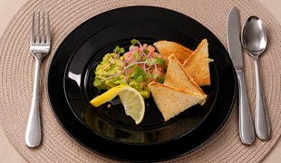 Lososový a avokádový tatarák