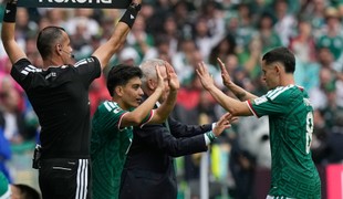 Sedemnásťročný Mora je najmladším Mexičanom v histórii šampionátu