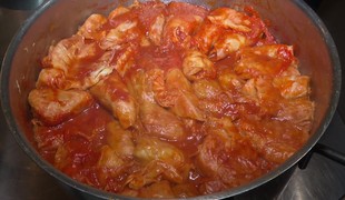 Súťaž v točení holúbkov na východe. Každá rodina má svoj tradičný recept