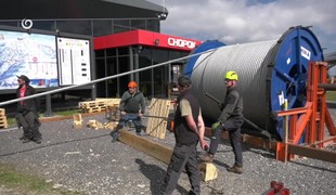Na Chopku menia oceľové lano. Váži takmer sto ton a meria 8,5 kilometra
