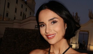 Módna poradkyňa ukázala trik, vďaka ktorému čierny outfit nikdy nebude nudný: Stačia tieto 2 materiály
