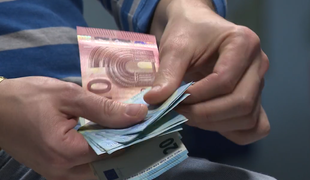 Dovolenky sa nedočkali. Žena z cestovky obrala klientov o milióny